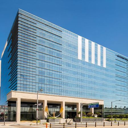 Golden Tulip Incheon Airport Hotel Exterior foto